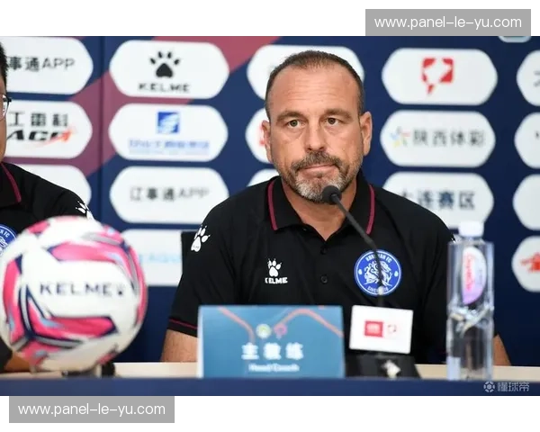 雷恩换帅后训练暂由预备队教练组负责