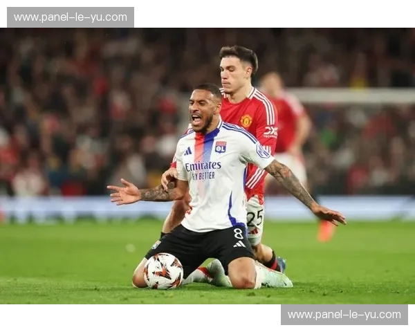 里昂2-0尼斯豪取13连胜，托利索补时破僵纳尔泰锁定胜局